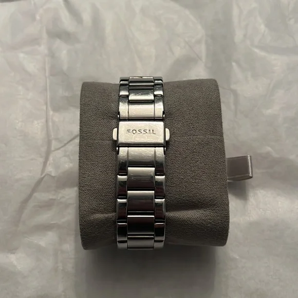 Silver Fossil Watch - Picture 4 of 5